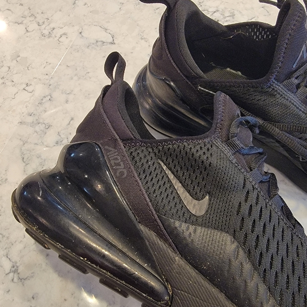 Nike Air Max 270 Mens 11.5 Triple Black Running Shoes Sneakers AH8050-005 - Picture 13 of 16